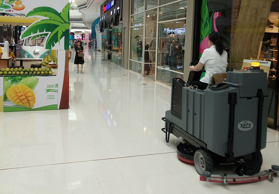 江西大型清潔設備多功能洗地機和電動<a href=http://www.njyouerda.com target=_blank class=infotextkey>掃地車生產廠</a>