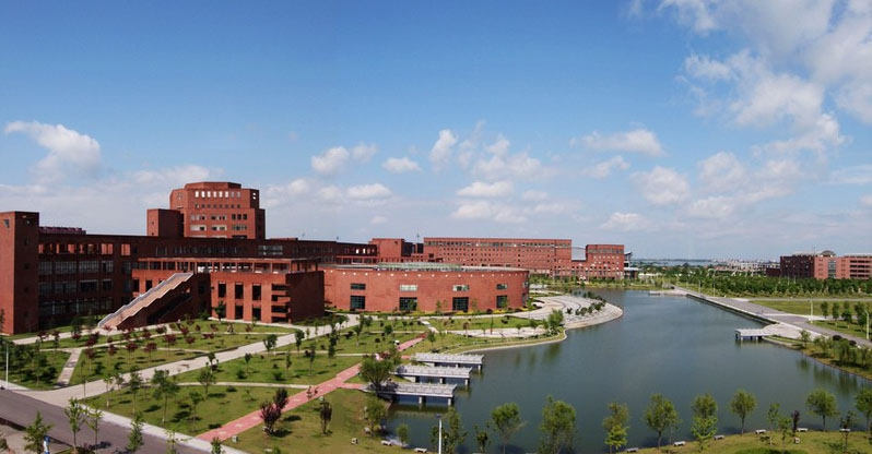 江西師范大學(xué)旭潔洗地機(jī)客戶案例-<a href=http://www.njyouerda.com target=_blank class=infotextkey>洗地機(jī)生產(chǎn)廠</a>家